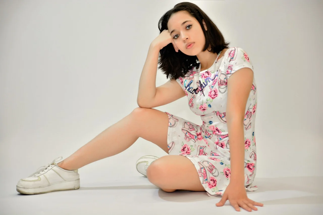 ¿Cómo encontrar zapatillas que combinen con todo?