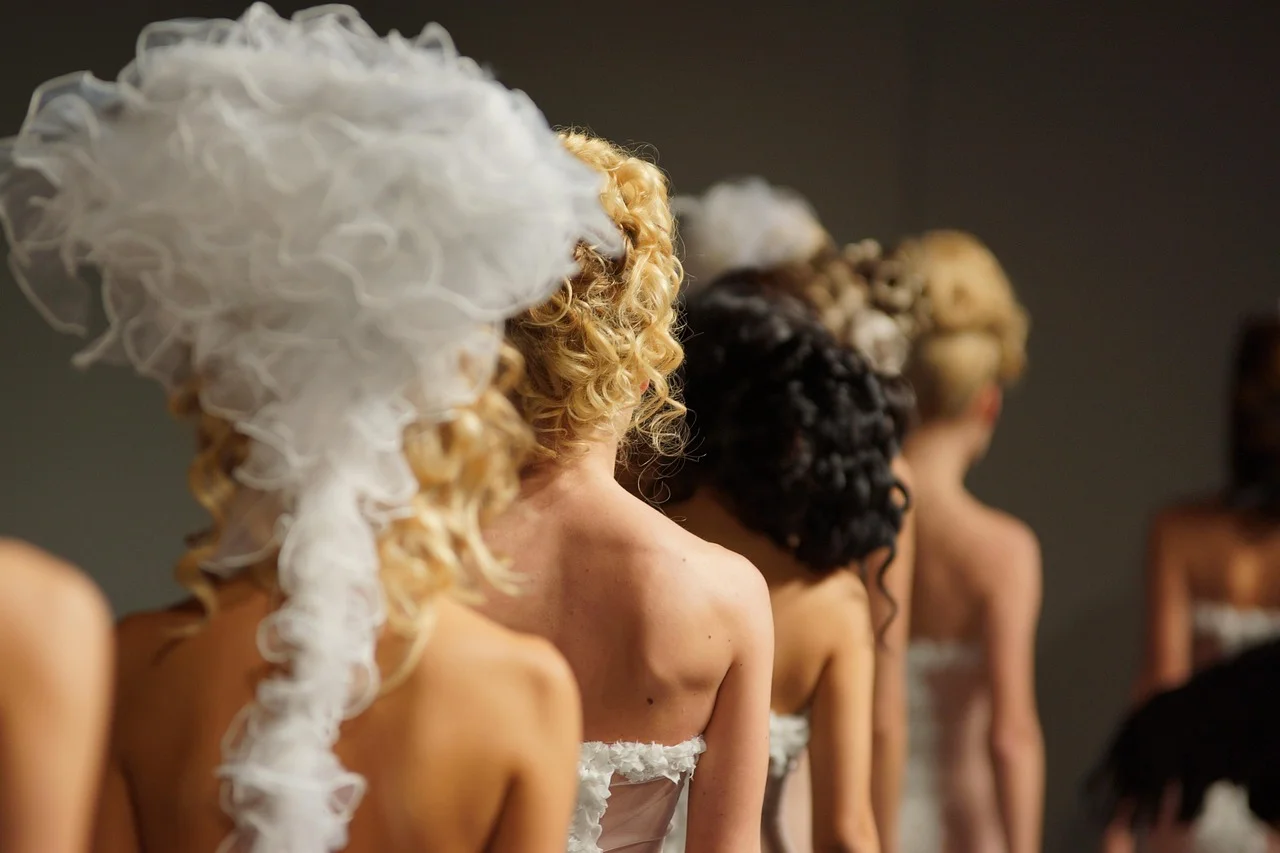 ¿Por qué cada vez más mujeres apuestan por pelucas de aspecto natural?